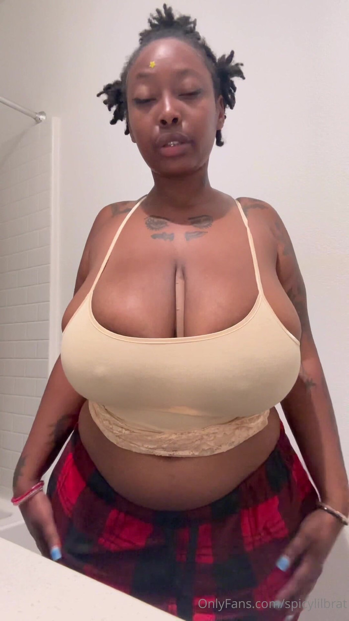 DMXTH: Geweldig groot paar tieten zwarte slet