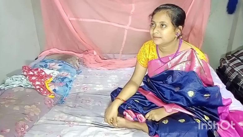Desisupar93: Priya Bhabi Aj Sari Pore Weat Korche Chodar Jonno.