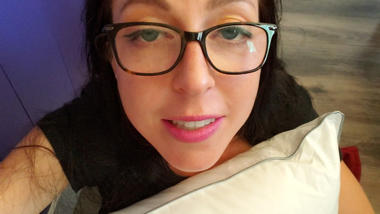 Nerdy Faery: Pillow Piss Humping