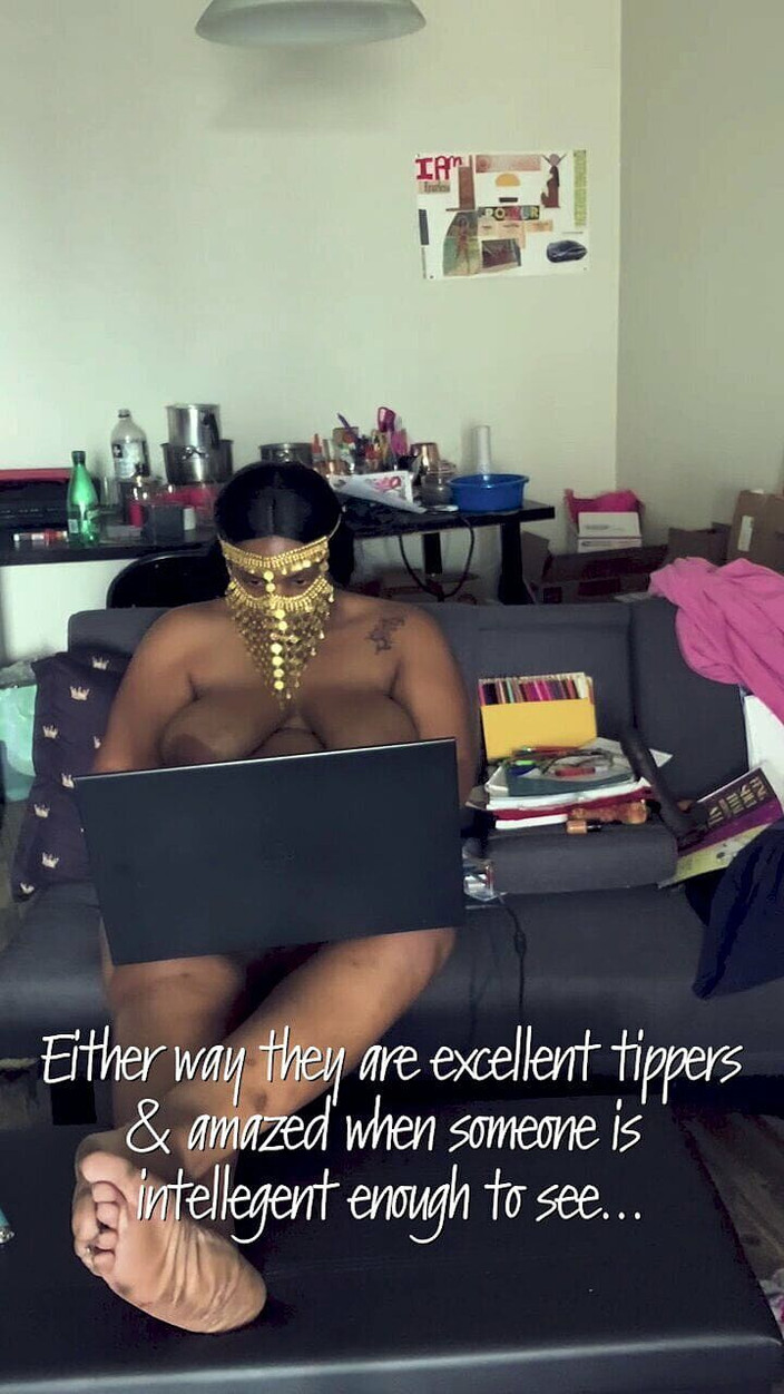 Fat And Tight: Soubory bohyně