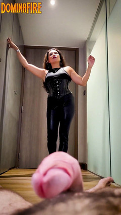 DominaFireOfficial: POV šlapání ptáka a sph od Dominafire