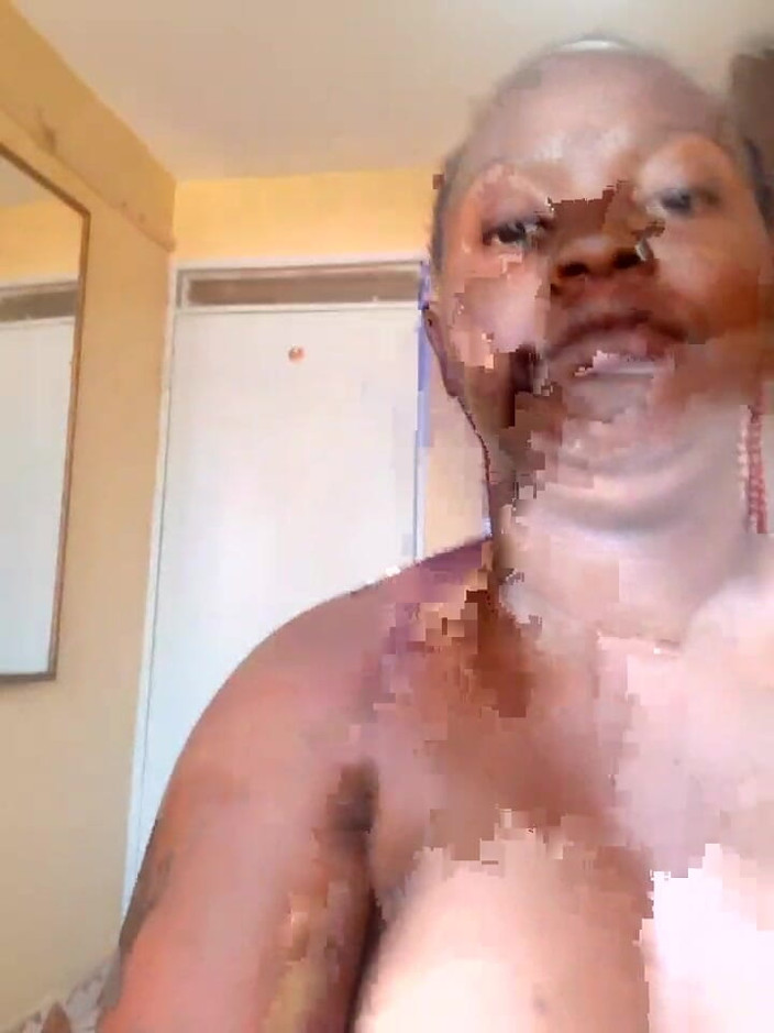 Mahali: Mostrando meu corpo sexy