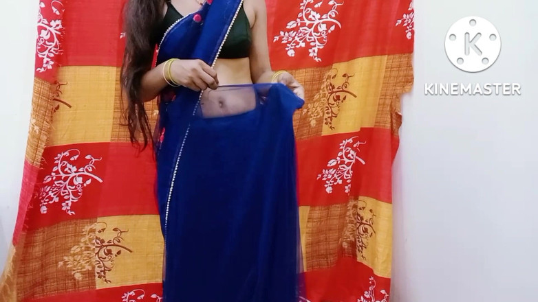 Ankurpriya000: 핫한 비디오: 사리 영화관에서 자위하는 Priya.