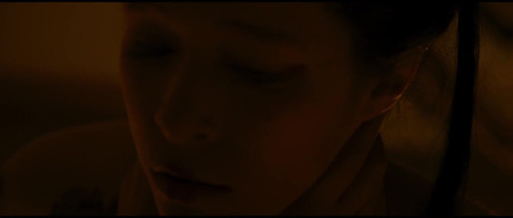 Verso Cinema: 亚洲小妞被支配