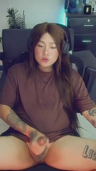 Stream 15 tháng 4 năm 2026 Kim