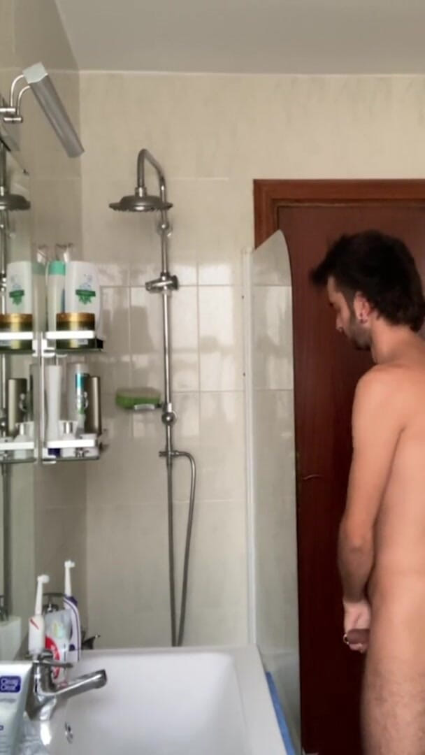 The Septum Guy: Chăm sóc