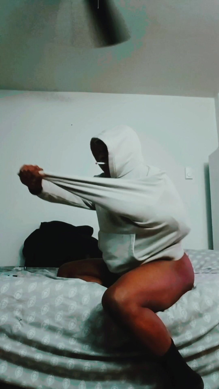 Shad: Gara-gara lagi sange, aku jadi pengen bangerk aku habis-habisan