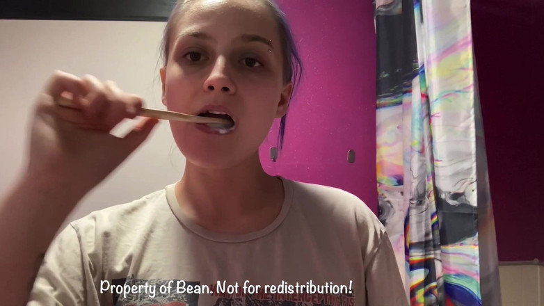 Alice Bean: Sammlung von zähneputzen