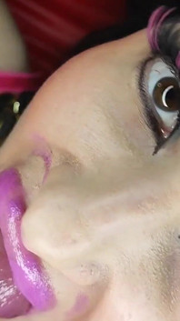 Obrovské rty Bimbo s fresh filler saje ptáka, dělá lipjob