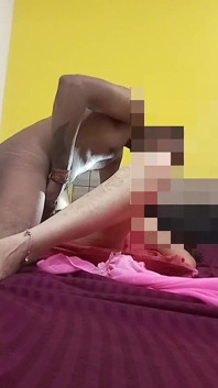 Napalona dziewczyna w Sari bierze kutasa w cipkę i cum na cycki