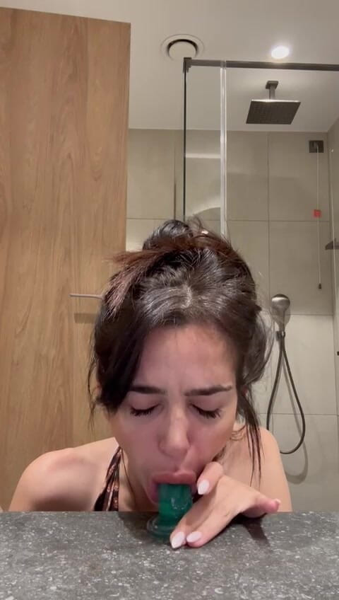 silicone_brunette: Kongkek gaya doggy leopard