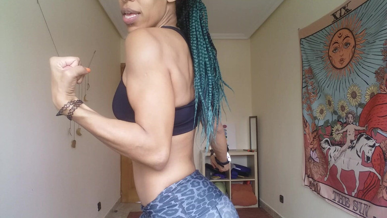 Golden lace: Flexing My Veiny Biceps
