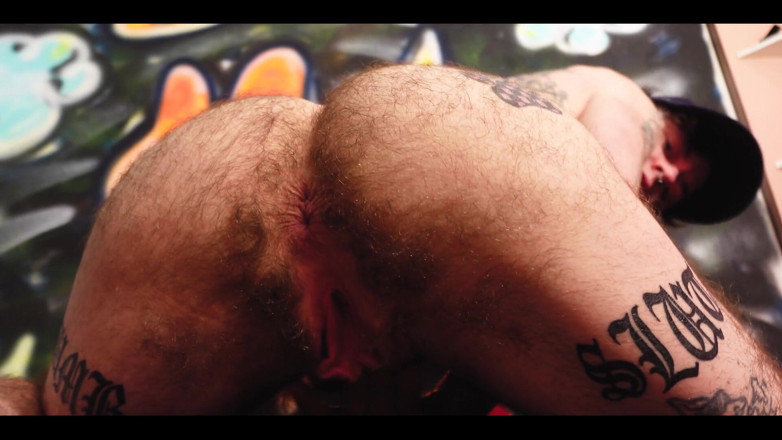 Xxx skips: Shining My Latex Gloves
