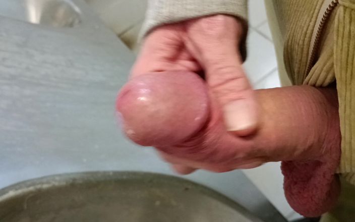 Rockardglans: Urinaler Pissar kommer och pissar igen bär sladdar - Rockard Daddy