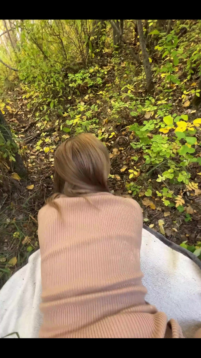 Nerdy Nympho: Uno Sconosciuto Mi Ha Beccato Nel Bosco E Mi Ha...