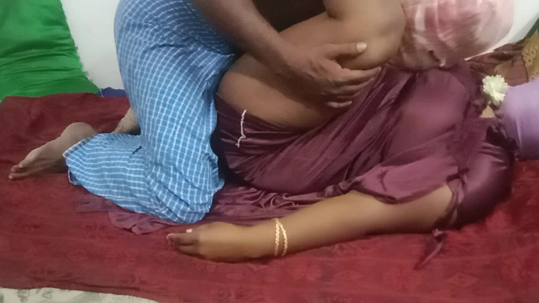 Santhi89: Tamil güzel çok ateşli ev hanımı