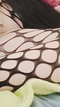 Super nadržená milfka má orgasmy v sexy punčochách