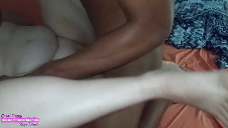 Cuckold Couple Swing: 我向我的丈夫展示了我为什么需要这么长时间才能回家