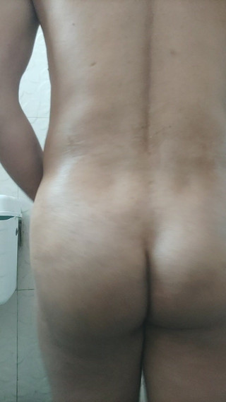 Butty89: तेल लगाना मेरी गांड