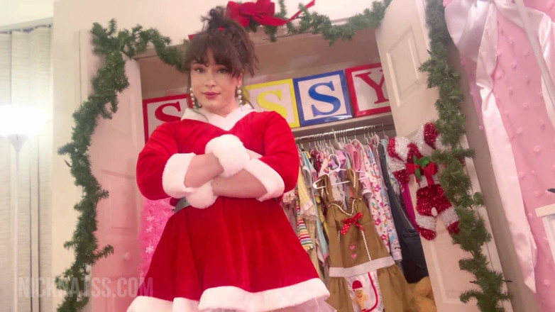 Natalie Napoli: Une belle-mère trans prépare le gangbang de tapette de Noël