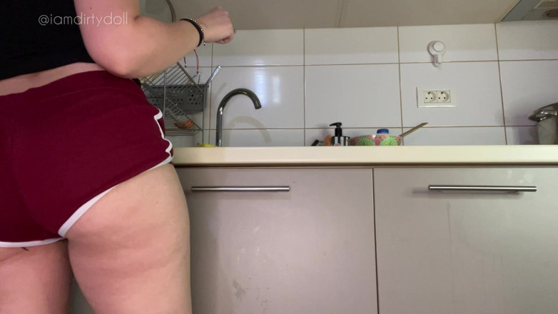 iamdirtydoll: Gör sysslor och pruttar