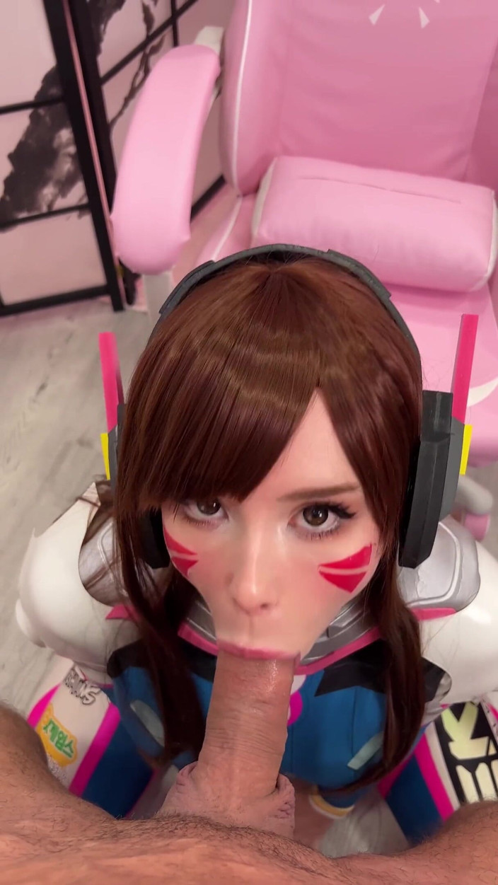 Sweetie Fox: Tiktoker girl cosplay D.Va from Overwatch and sucks dick till...