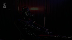 Rubberboy: Pisciare gay rubberdrone