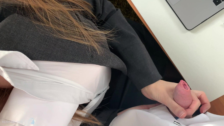 Business Bitch: Biznesowa kobieta dostaje przerwę na lunch jebanie
