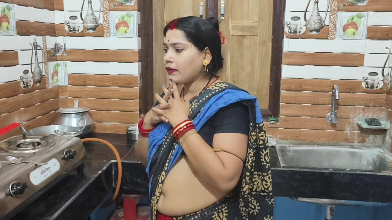 Sona bhabhi: Hot Indian MILF Maid Wife Is Seducing and Fucking Hard,...