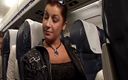 Public Lust: Stout meisje wordt geneukt in het vliegtuig