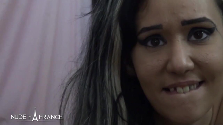 Nude in France: Gwenanie tuổi teen: lần đầu tiên bị chịch và lần đầu tiên...