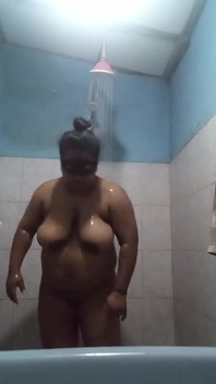 Fare il bagno nudo