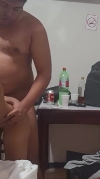 Mio fratellastro come un cucciolo duro questo mi rende