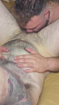Scopa senza preservativo con un orso