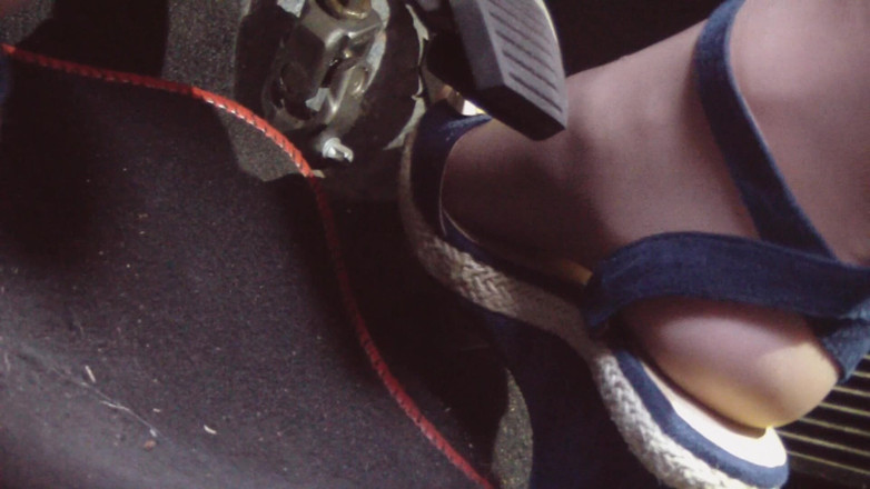 Nyllady: Guidare e ravvivare in zeppe blu sui miei piedi con...