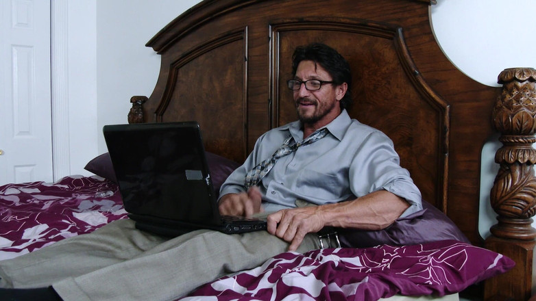 Reality Junkies: बड़े लंड वाली छोटी लड़कियां 2 दृश्य 2 अपनी तंग चूत खींच रही है