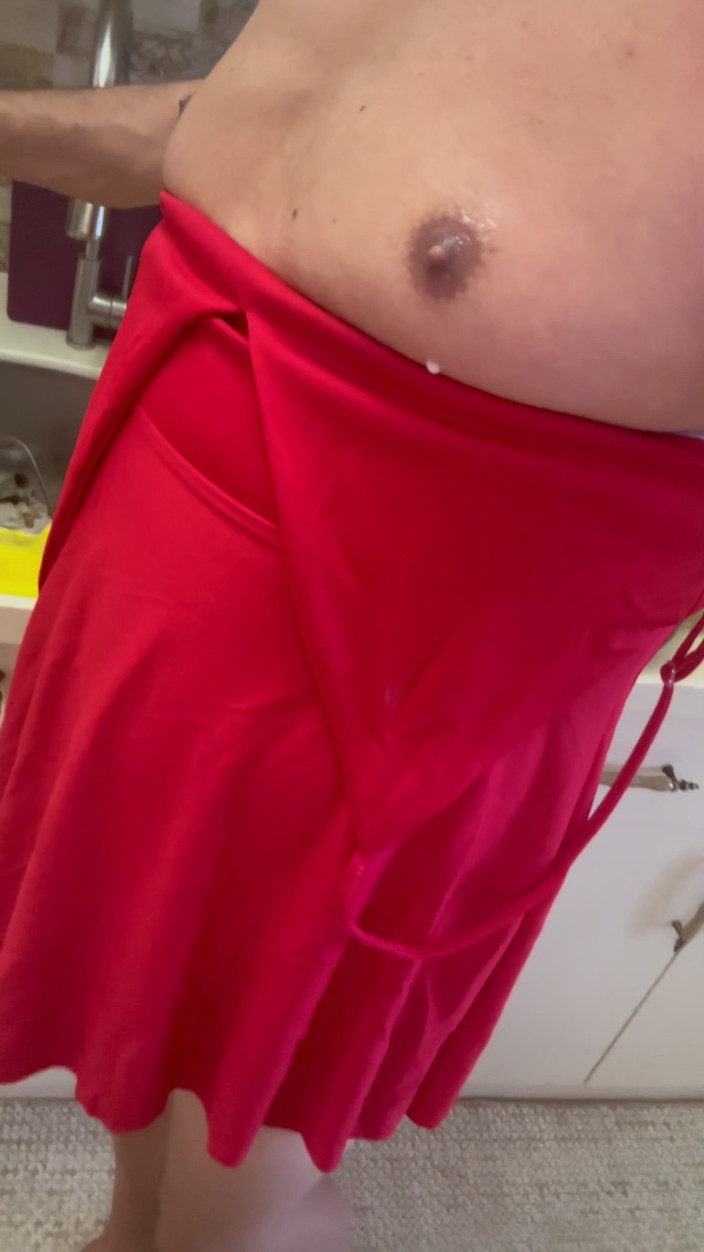 cd_aysemmm: 乳汁从我的流出！我正在成为一个女人