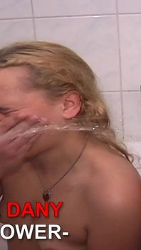 Golden Shower with Teen Nathalie & Dany Sun