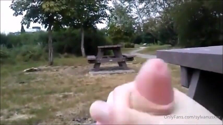 Sylvanus44: Handjob im wichs-wald