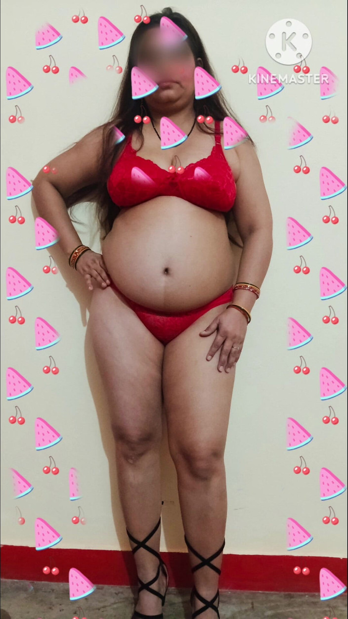 Ankita10000: Pankhuri Kunal Pakaian Dalam Merah Untuk Parti Hari Jadi