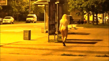 RedRoseRus: Flashing-night walk no skirt