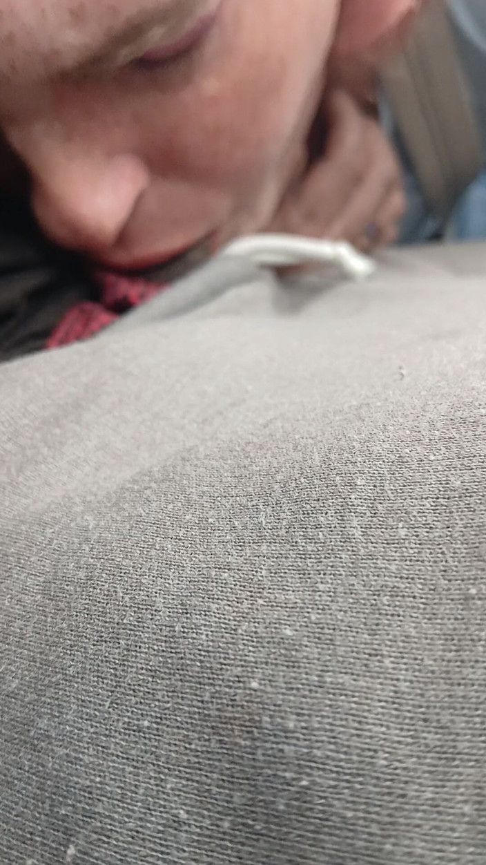 Relly rell: mare și neagră adânc în gât