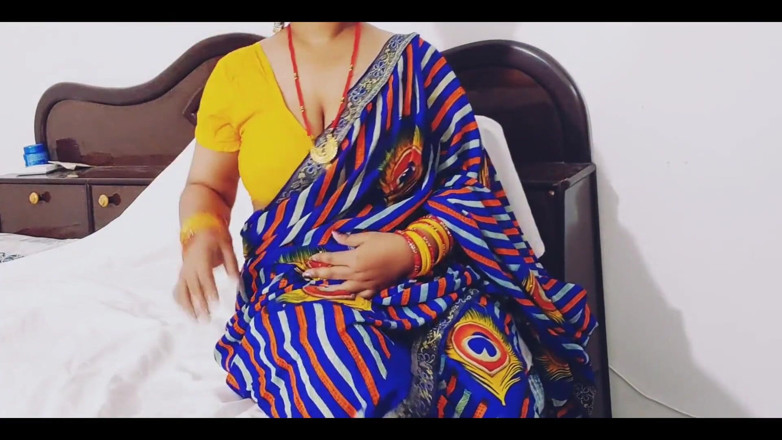 Desi Club House: Indische bhabhi, frecher sex mit ihrem Dever im dirtytalk