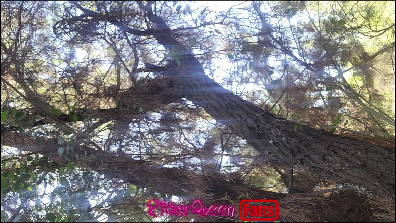 Riderqueen BBW Step Mom Latina Ebony: Riderqueen một mình, ngoài trời, video cho người hâm mộ