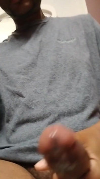 Grande pau preto gozando várias vezes