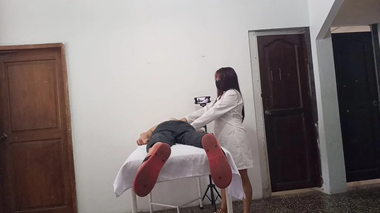 NEGRITA SEXY: The Massage at the Institute Ended Deliciously! My Boyfriend Came...
