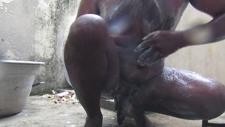 Tamil x cock: Mature Hot Man Bathing and Erasing Cock Hairs