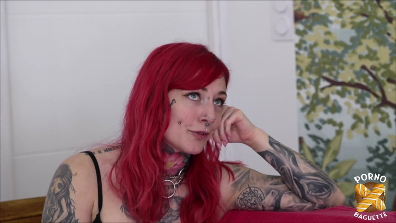 Porno Baguette: Sya, bella rossa, vuole scopare tutto il giorno