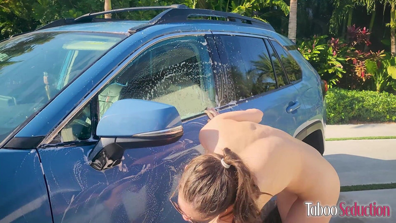 Amiee Cambridge: Naked Carwash with Hot Brunette MILF Amiee Cambridge