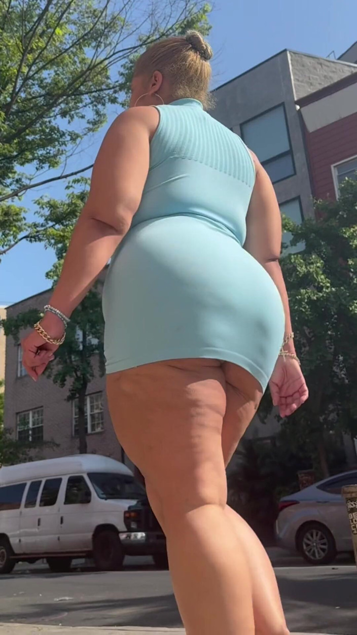 PutiLing: Donna portoricana portoricana - gambe grosse - culo grasso naturale - mini gonna-camminata -...